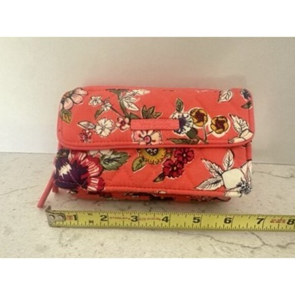 Vera Bradley Coral Floral Wallet Zip Around Closure iPhone Holder Never Used - Picture 16 of 16